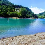 Chalet De *